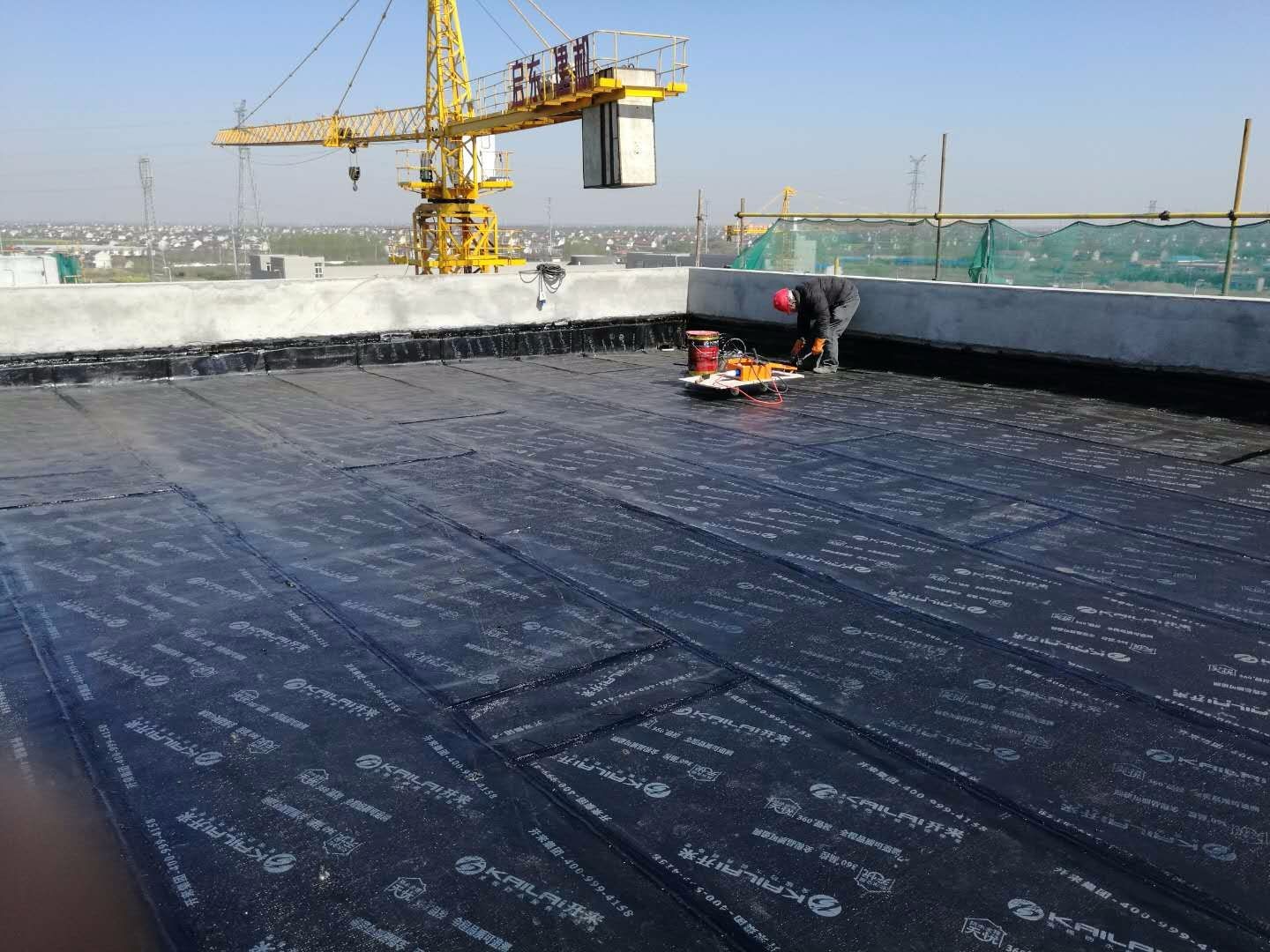 改性沥青防水卷材的铺贴方法